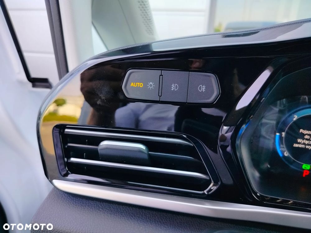 Ford Transit Connect - 11