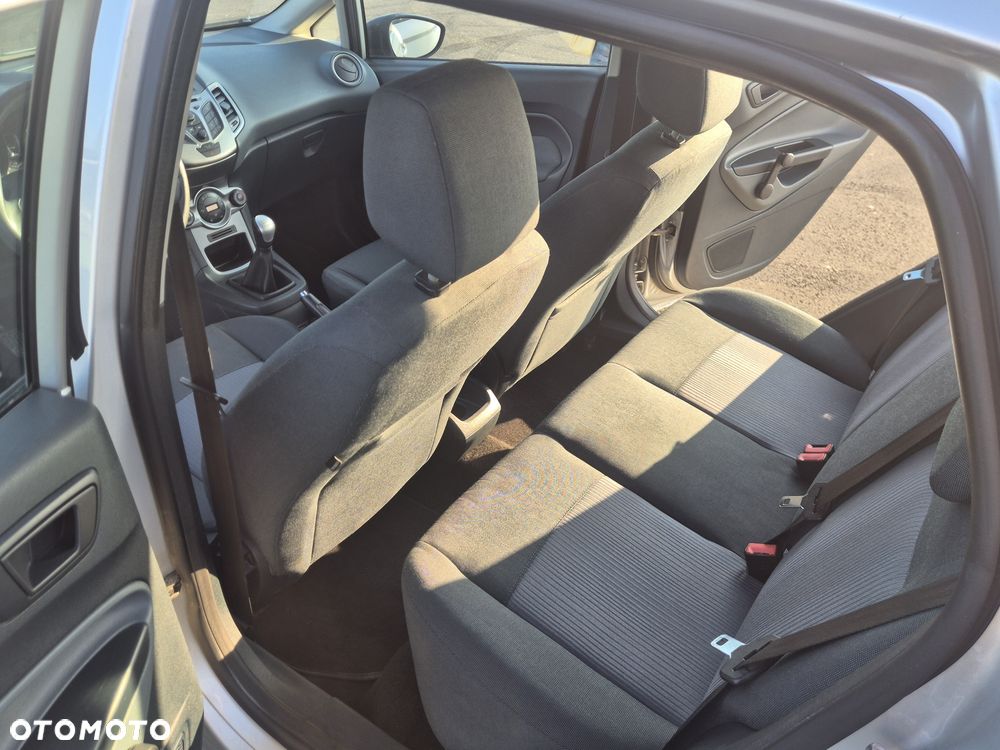 Ford Fiesta - 10