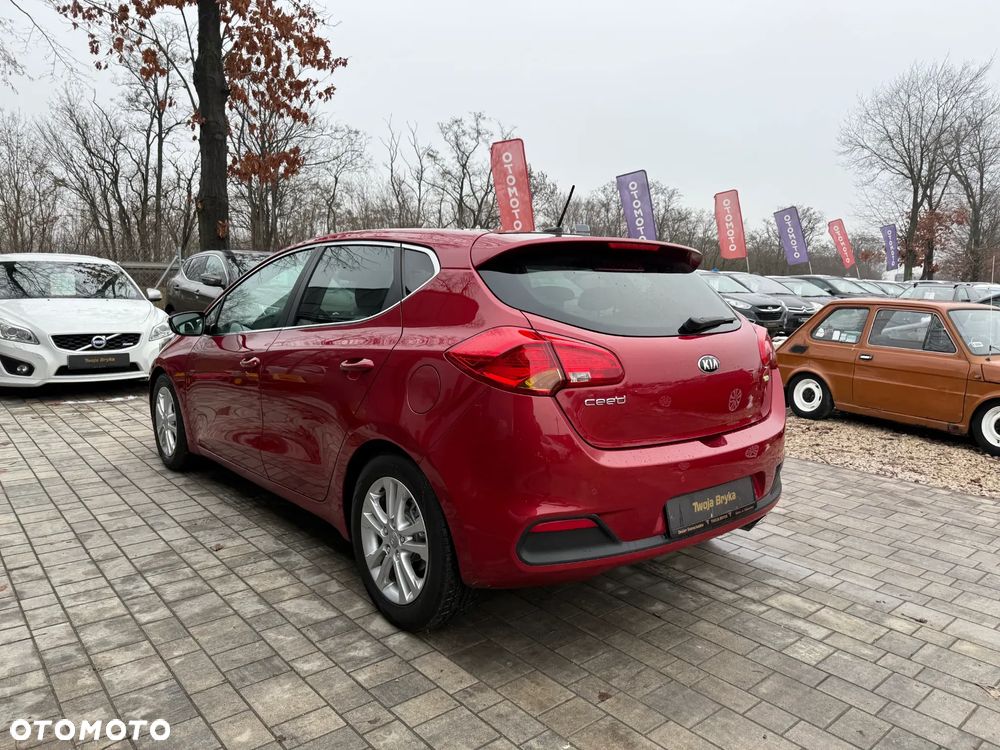 Kia Ceed 1.6 CRDi ISG Vision - 15