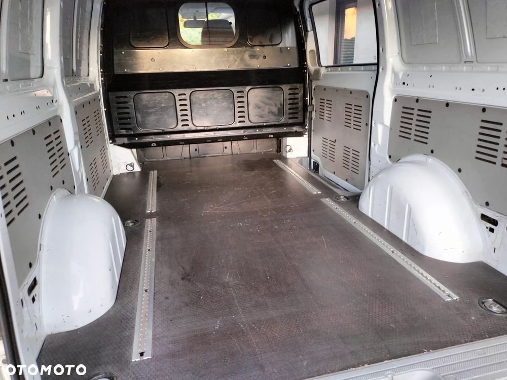 Mercedes-Benz Vito - 15