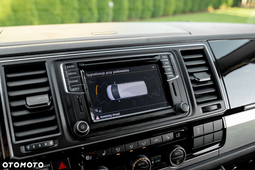 Volkswagen Multivan - 31