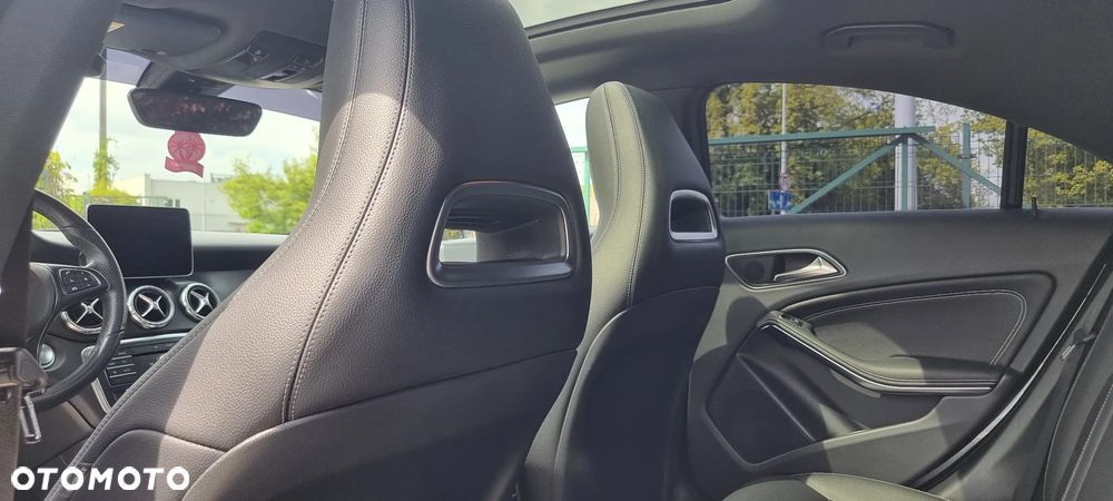 Mercedes-Benz CLA 250 4Matic 7G-DCT AMG Line - 23