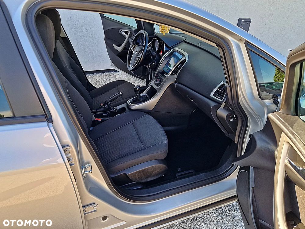 Opel Astra 1.4 Turbo 150 Jahre - 9