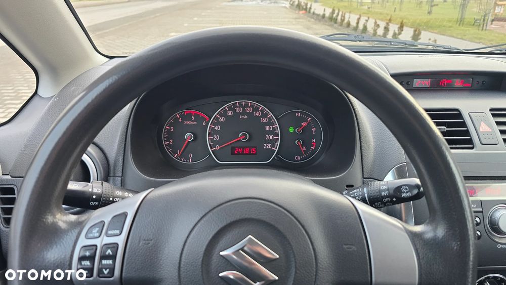 Suzuki SX4 1.9 DDiS DPF 4x4 Comfort - 19