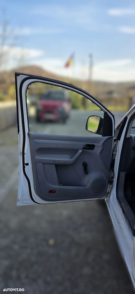 Volkswagen Caddy Maxy - 12
