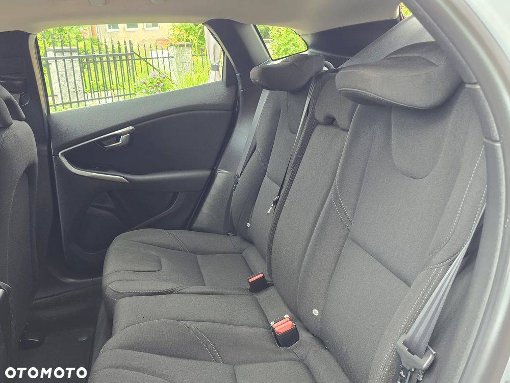 Volvo V40 D2 Summum - 20