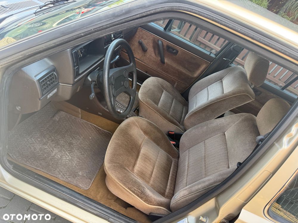 Volkswagen Golf - 9