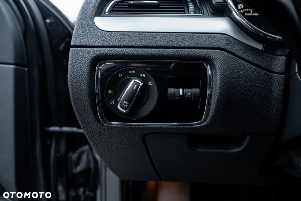 Skoda Superb 2.0 TDI Green tec 4x4 DSG Elegance - 26