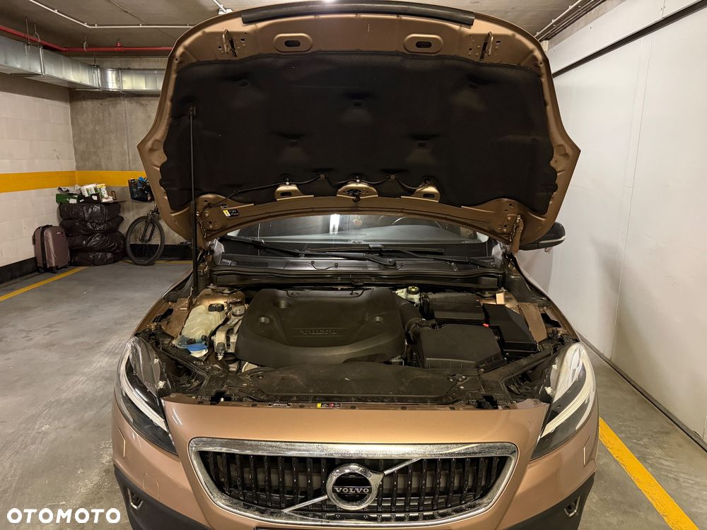 Volvo V40 Cross Country - 9
