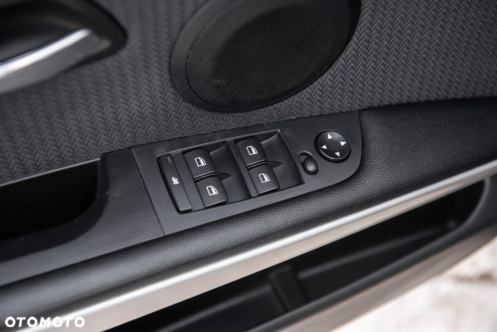 BMW Seria 3 318i Edition Lifestyle - 16