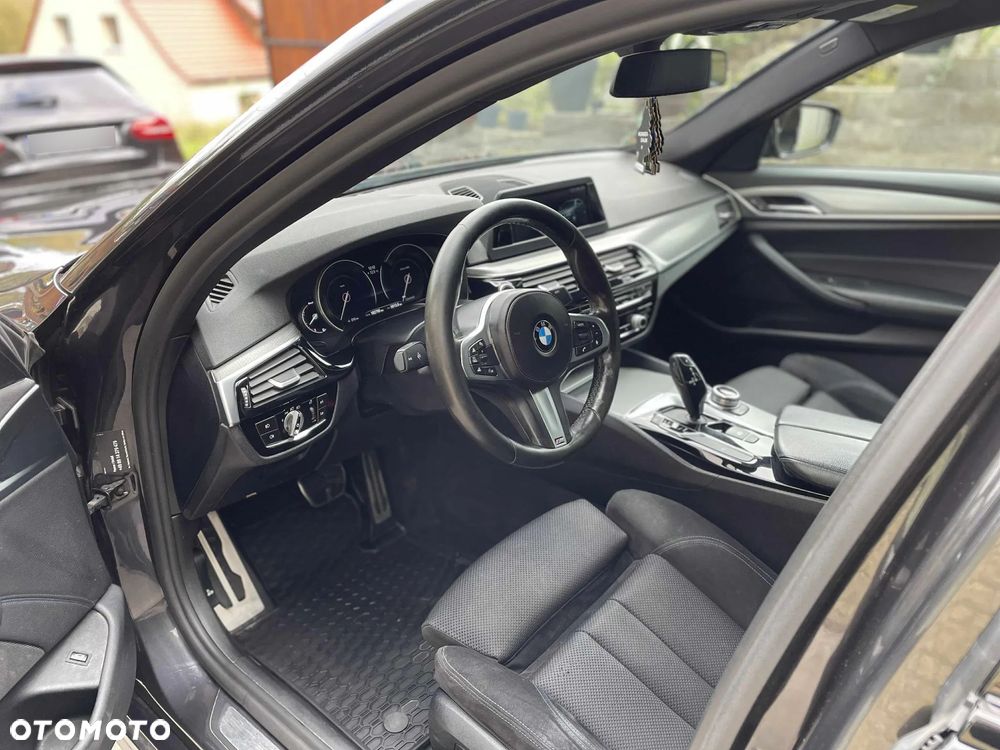 BMW Seria 5 530d M Sport sport - 12