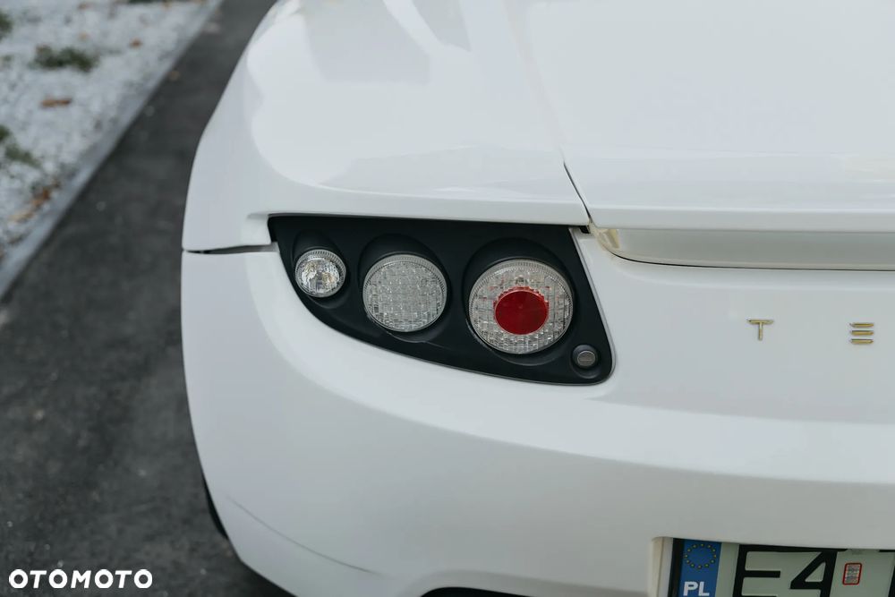 Tesla Roadster - 16