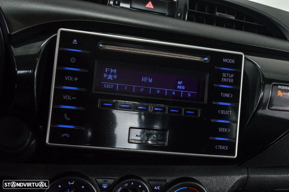 Toyota Hilux 2.4 D-4D 4X2 Cabine Extra 3L - 36