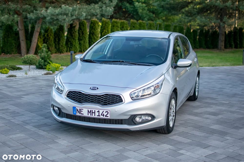 Kia Ceed - 8