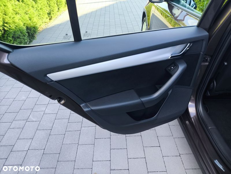 Skoda Octavia 1.4 TSI Ambition - 14