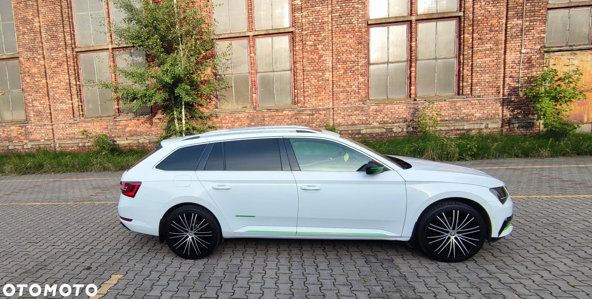 Skoda Superb 2.0 TDI 4x4 L&K DSG - 20