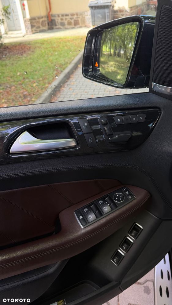 Mercedes-Benz GL 350 BlueTec 4-Matic - 27