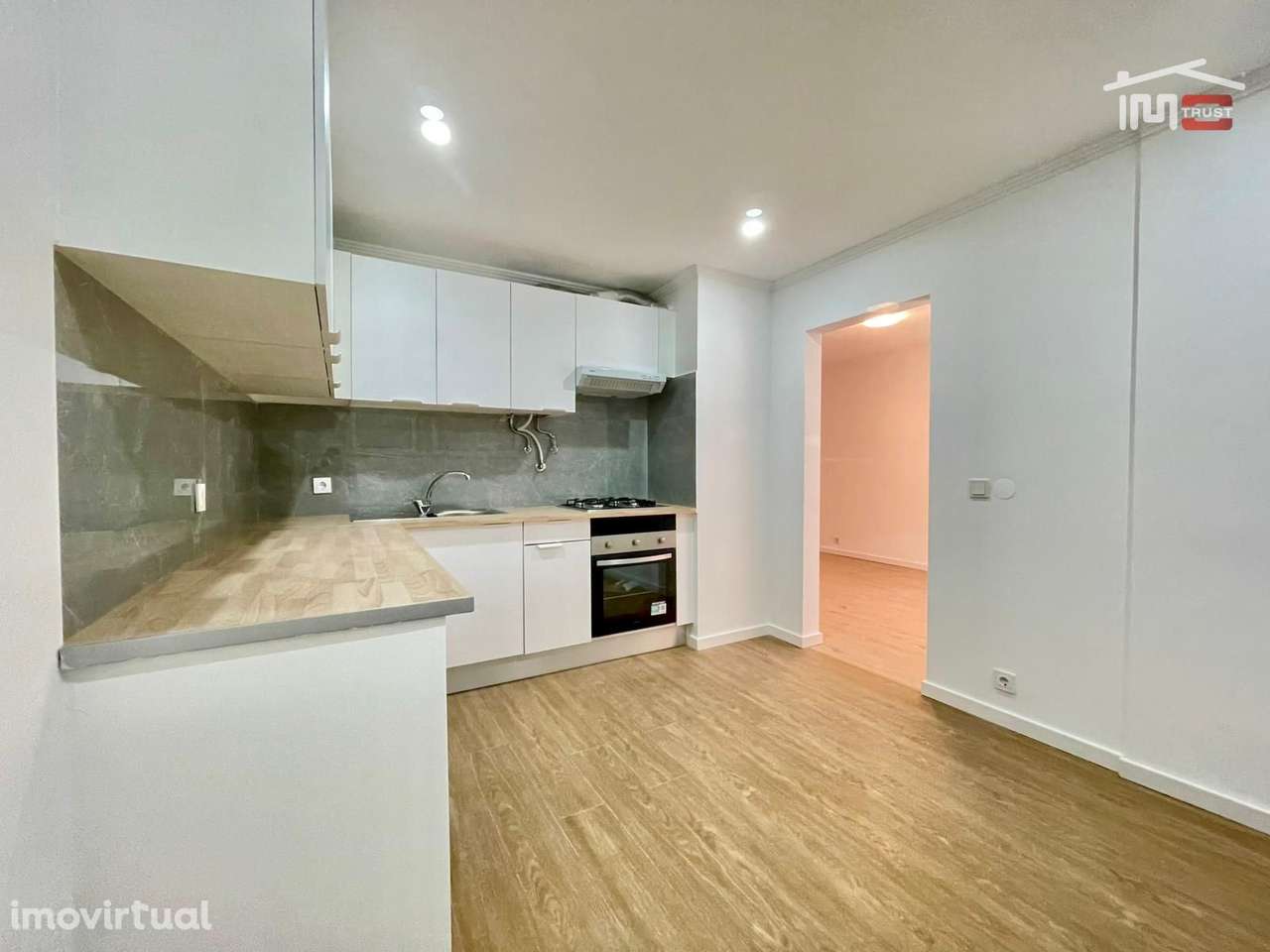 T1 remodelado no R\C, com Coz. Semi- Equipada, Despensa, em Santo A... - Grande imagem: 3/29