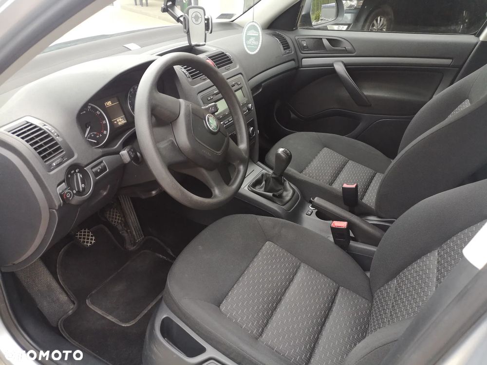Skoda Octavia 1.6 Tour Classic - 6