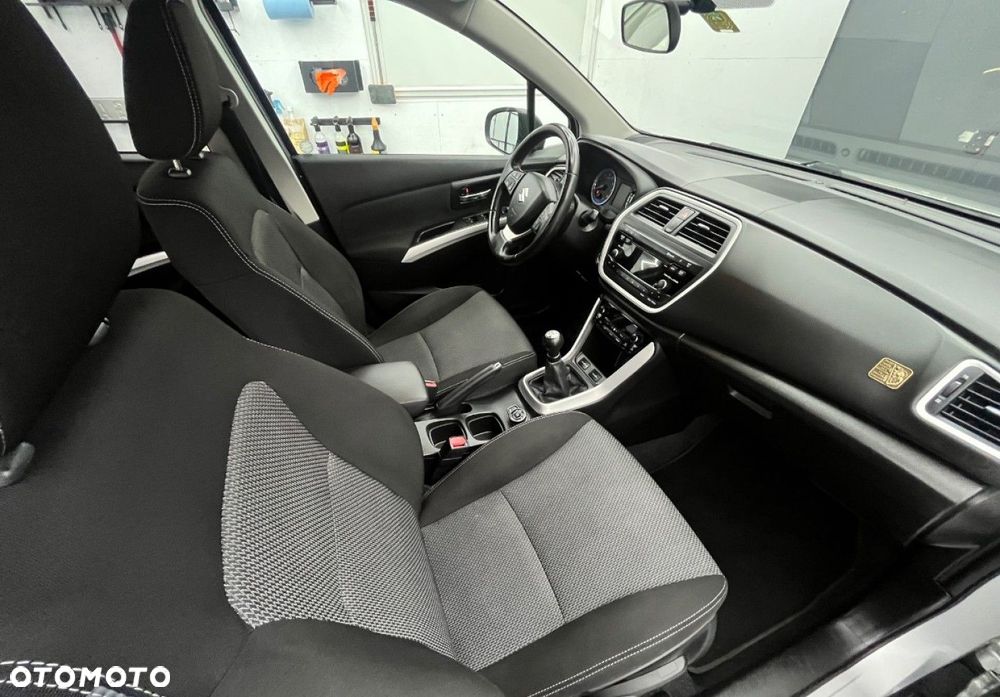 Suzuki SX4 S-Cross 1.6 Premium 4WD - 21