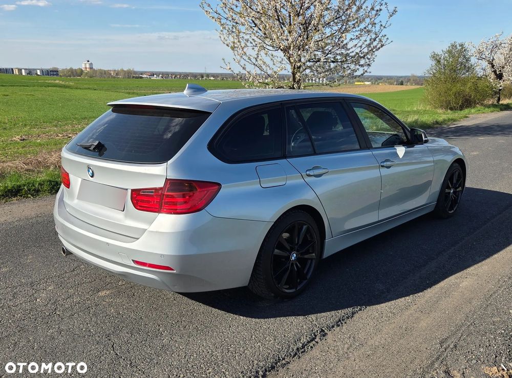 BMW Seria 3 320d DPF Edition Fleet Sport - 9
