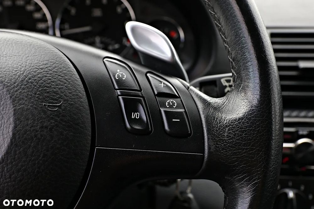 BMW Seria 3 320i - 30