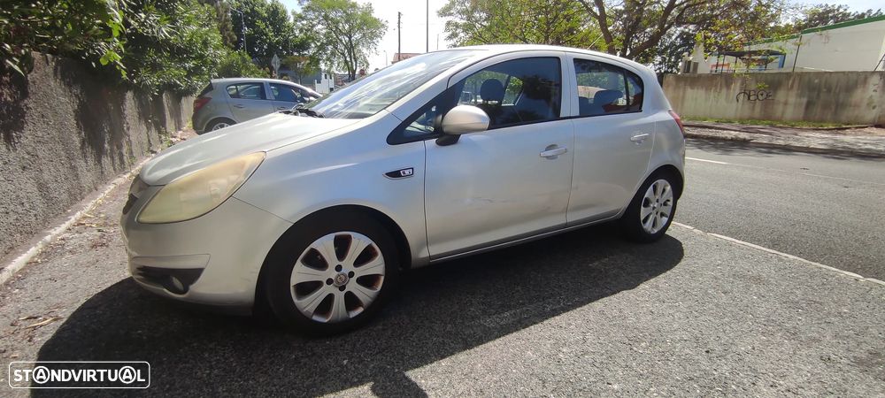 Opel Corsa 1.2 Cosmo - 1
