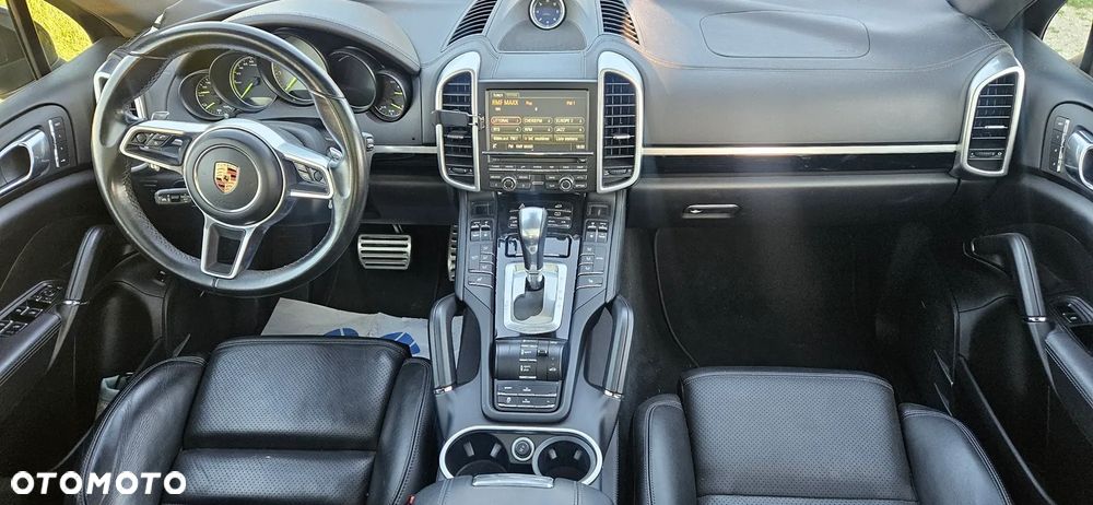 Porsche Cayenne - 22