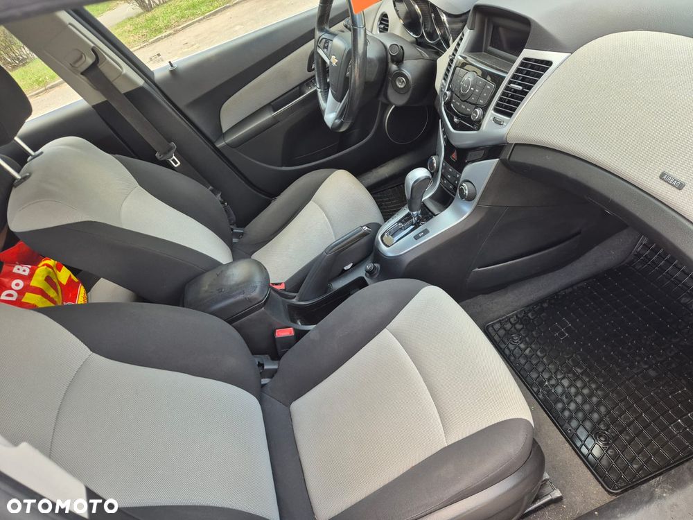 Chevrolet Cruze 1.8 LT+ - 12