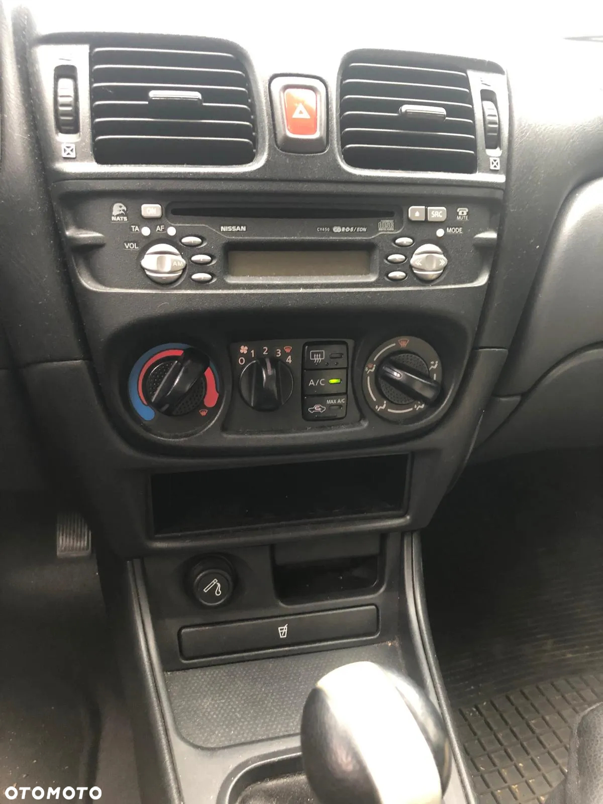 Nissan Almera II 1.5 Base - 3