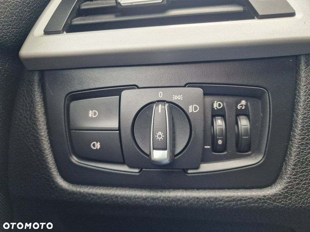 BMW Seria 3 320d xDrive - 30