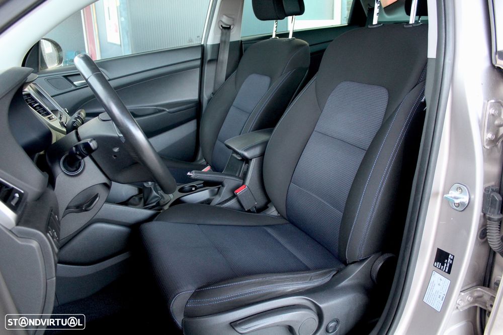 Hyundai Tucson 1.7 CRDi Executive - 7