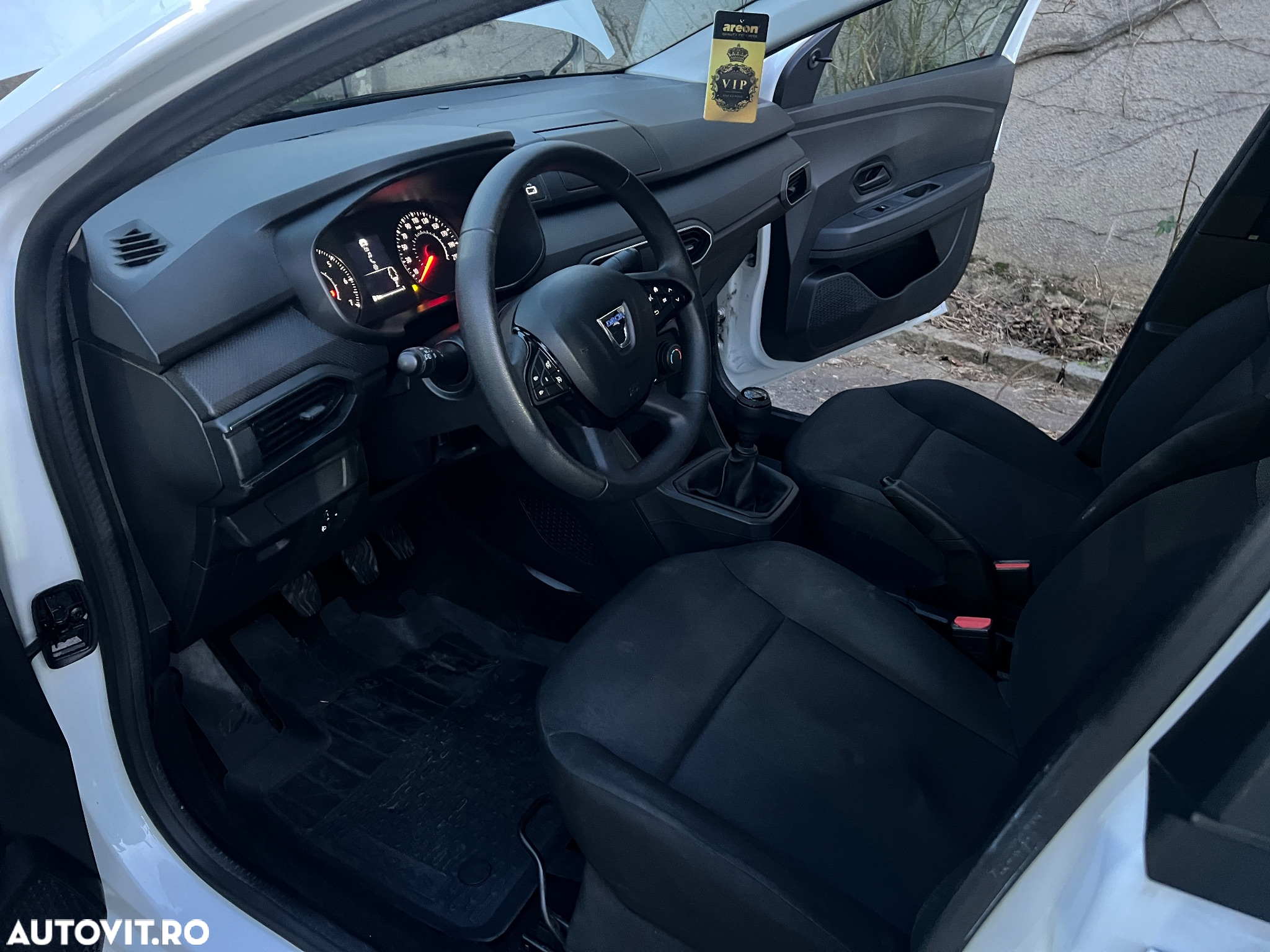 Dacia Logan TCe 90 MT6 Comfort - 21