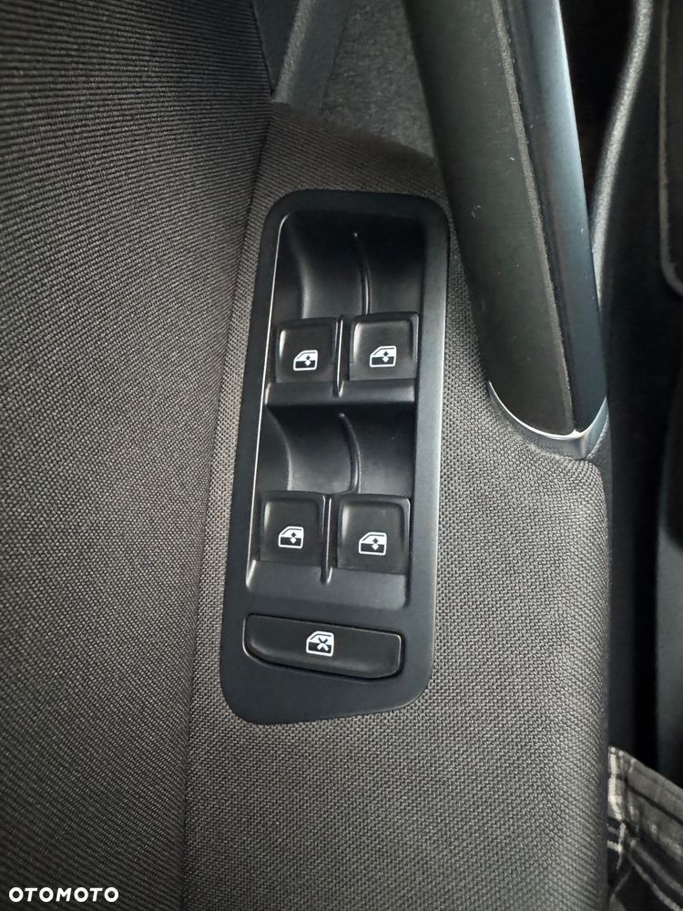 Volkswagen Golf 1.6 TDI BMT Highline DSG - 18