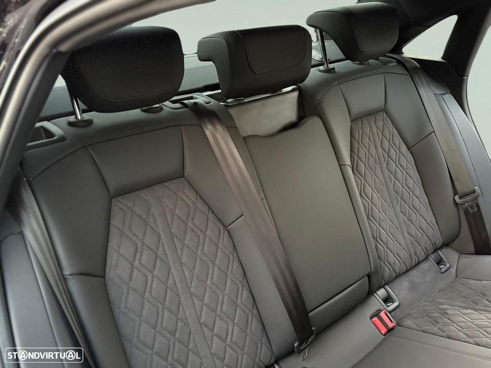 Audi RS3 Limousine - 11