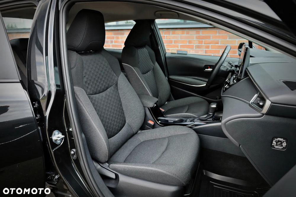 Toyota Corolla 1.8 Hybrid Comfort - 23