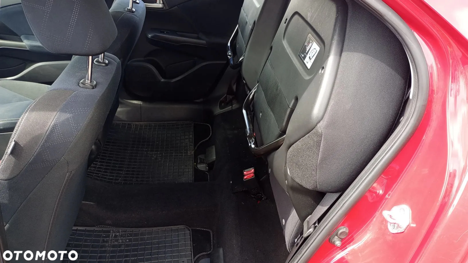 Honda Civic 1.8 i-VTEC Comfort Black Edition - 12