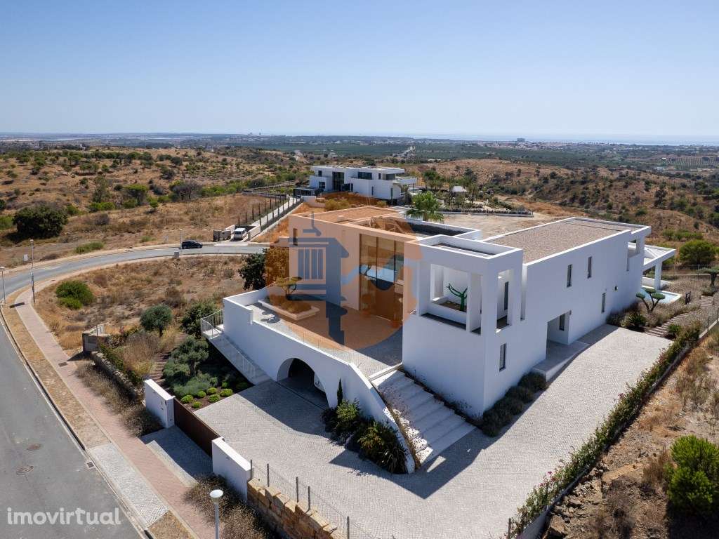 Vila deslumbrante, com 5 quartos em suíte, ampla piscina e vistas i... - Grande imagem: 4/60