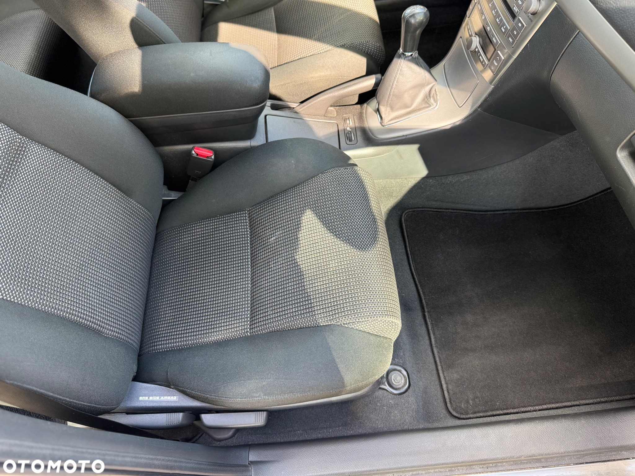 Toyota Avensis 2.0 VVT-i Prestige Premium - 22