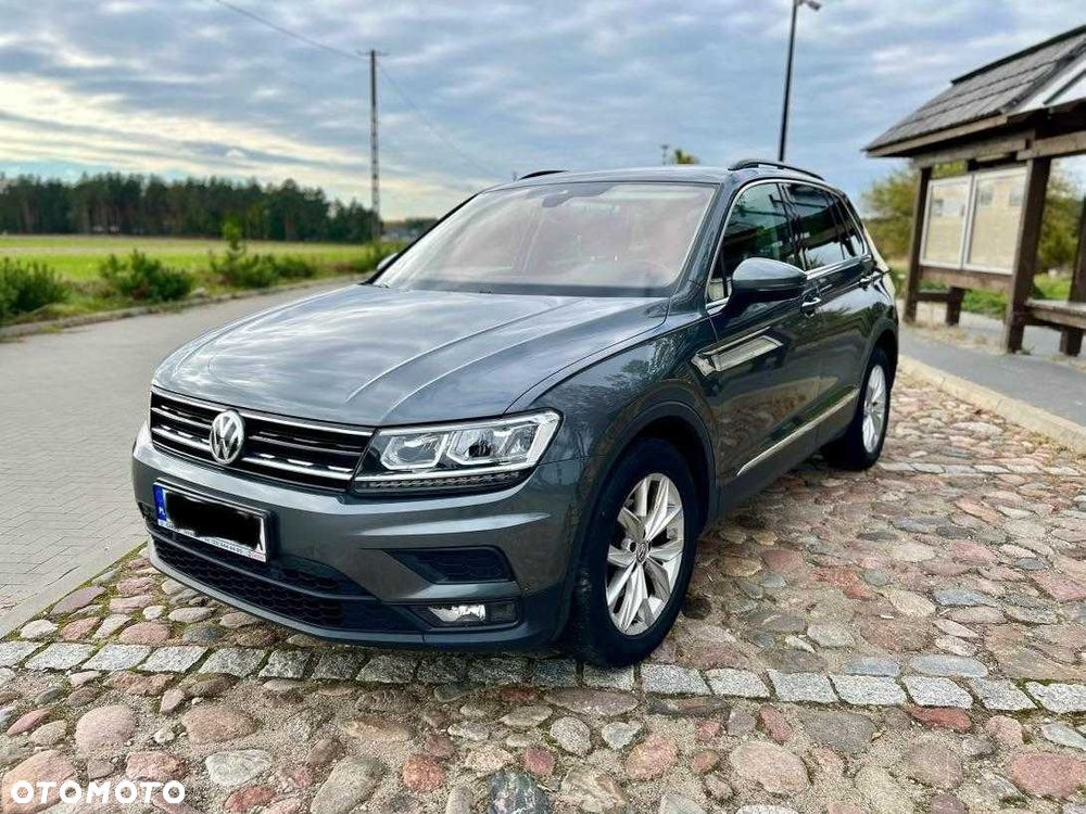 Volkswagen Tiguan - 1