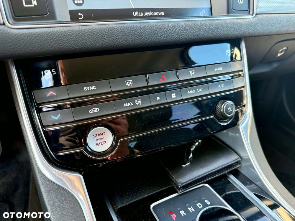Jaguar XF 2.0 i4D Prestige - 18