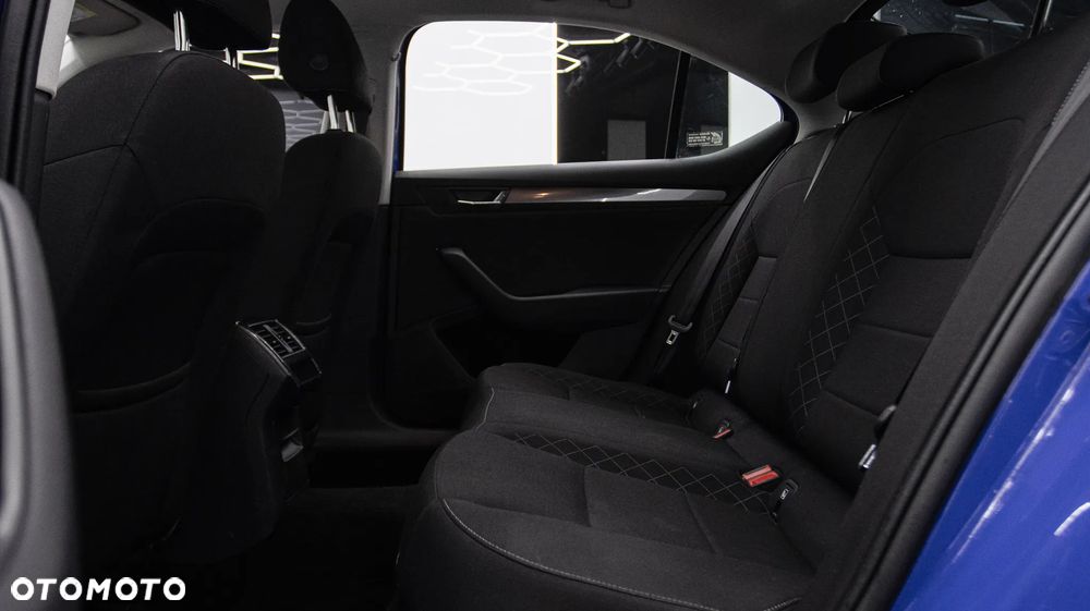 Skoda Superb 2.0 TDI SCR Ambition - 15