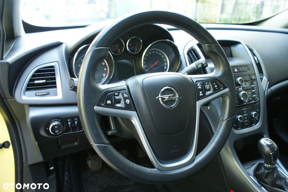 Opel Astra 1.4 Turbo - 4