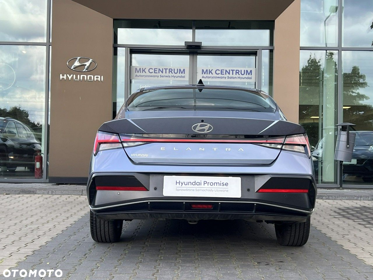 Hyundai Elantra - 8