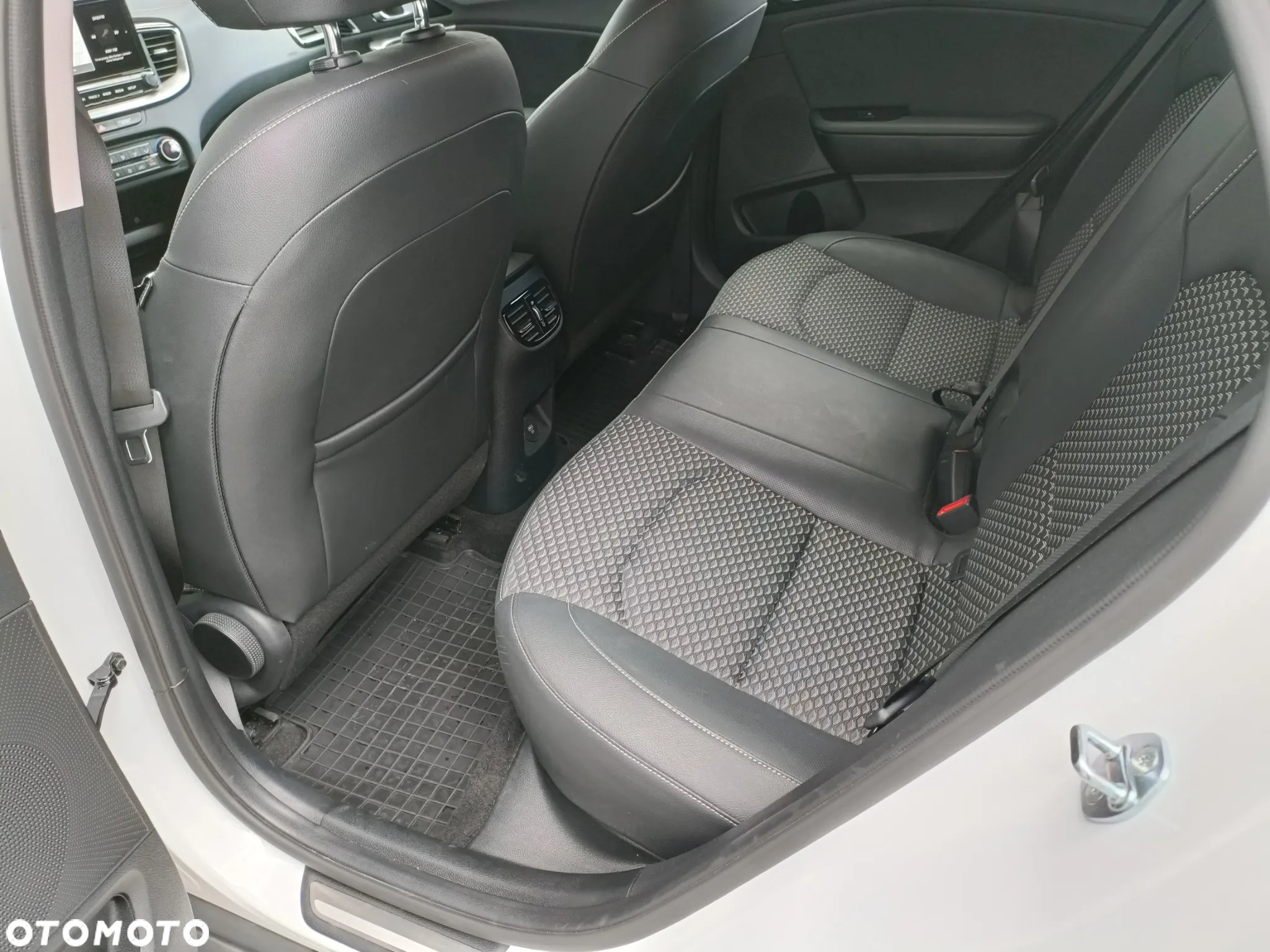 Kia XCeed 1.5 T-GDI L - 23