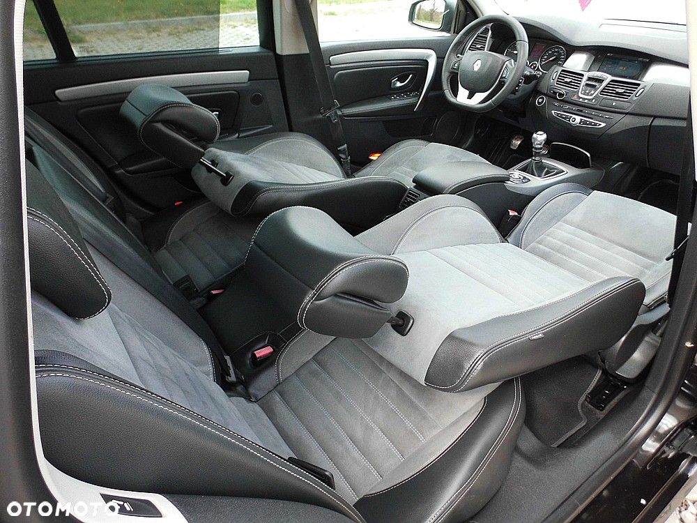 Renault Laguna dCi 180 FAP GT - 18