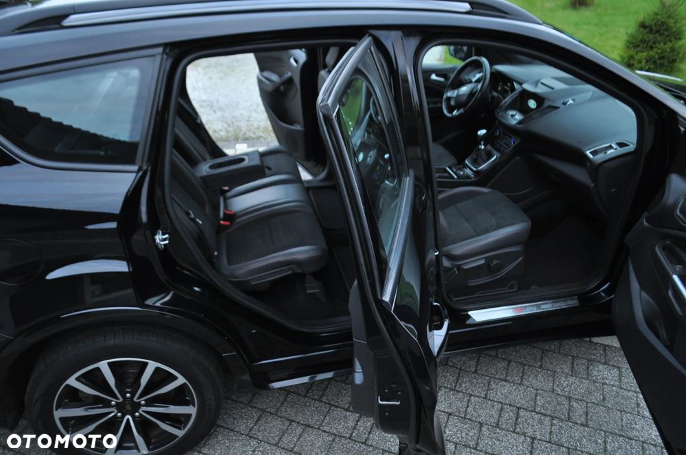 Ford Kuga 2.0 TDCi 2x4 ST-Line - 27