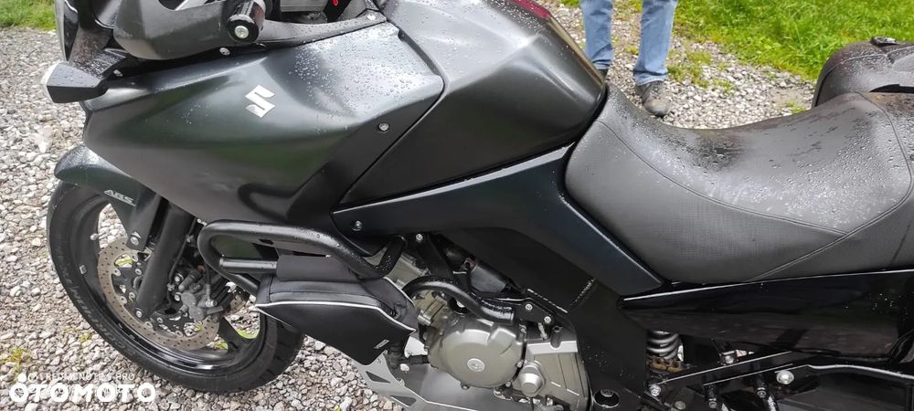 Suzuki V-STROM - 10