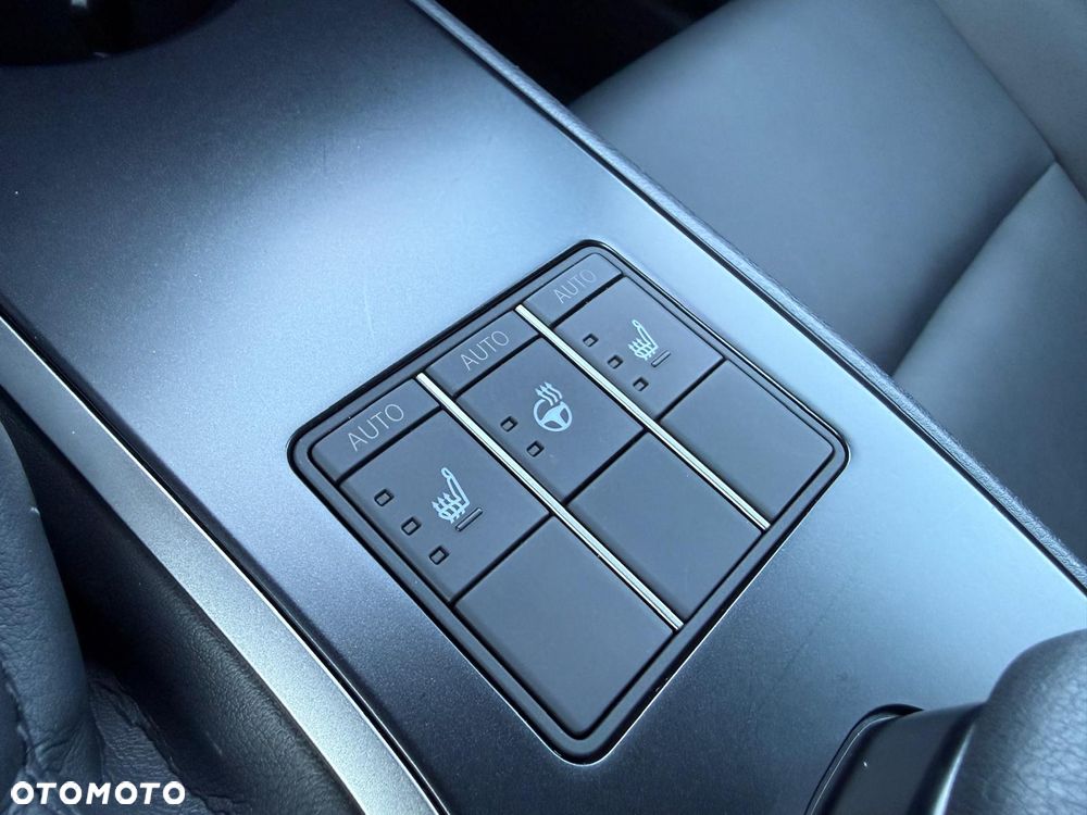 Lexus UX 250h GPF F Sport Design AWD - 15