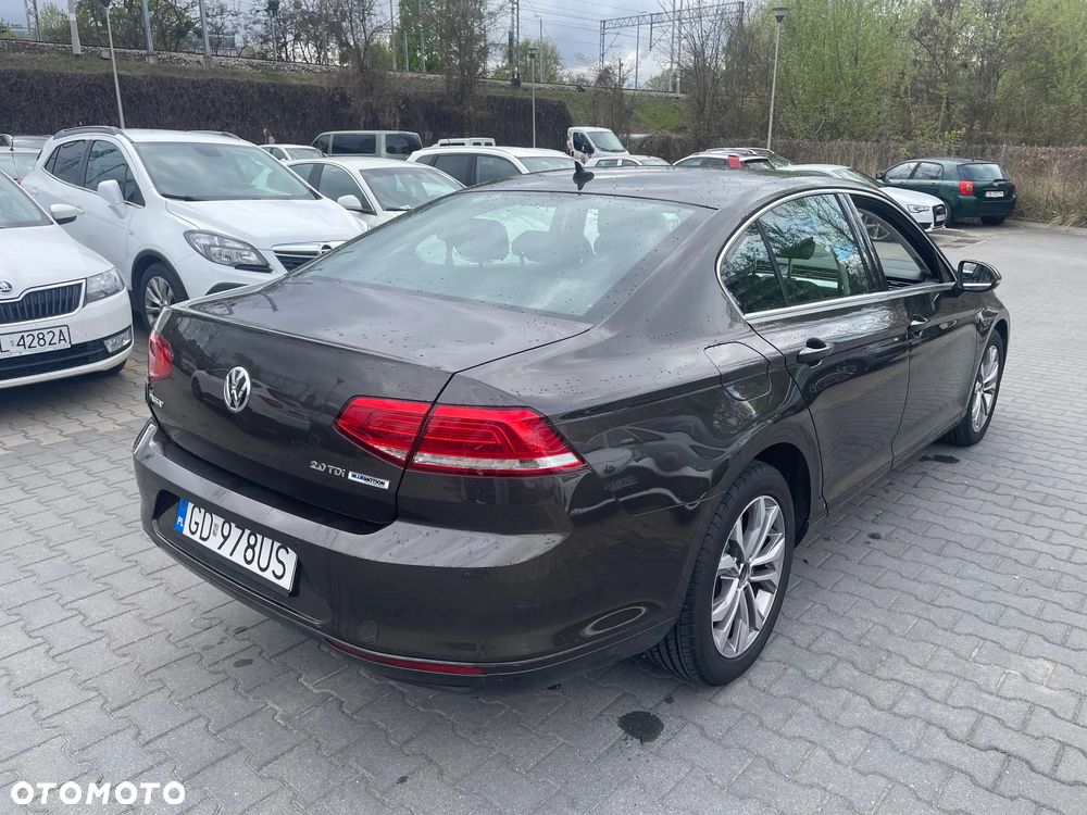 Volkswagen Passat 2.0 TDI BMT Comfortline DSG - 9